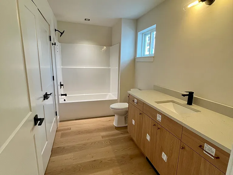1622 W Antler Ave — Photo 10