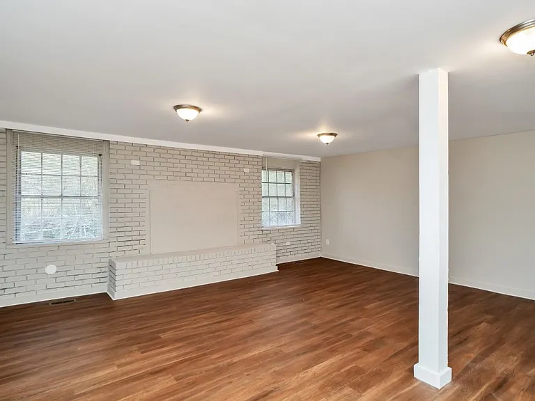 1624 Fairview Dr — Photo 5