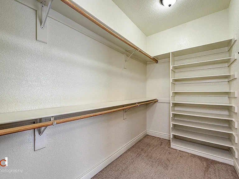 1408 NE Dysart Woods Ln — Photo 28