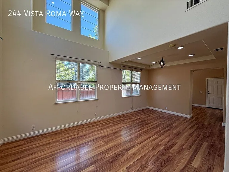 244 Vista Roma Way — Photo 3
