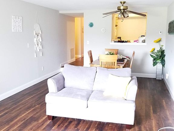 4th image of 703 Jesse Way