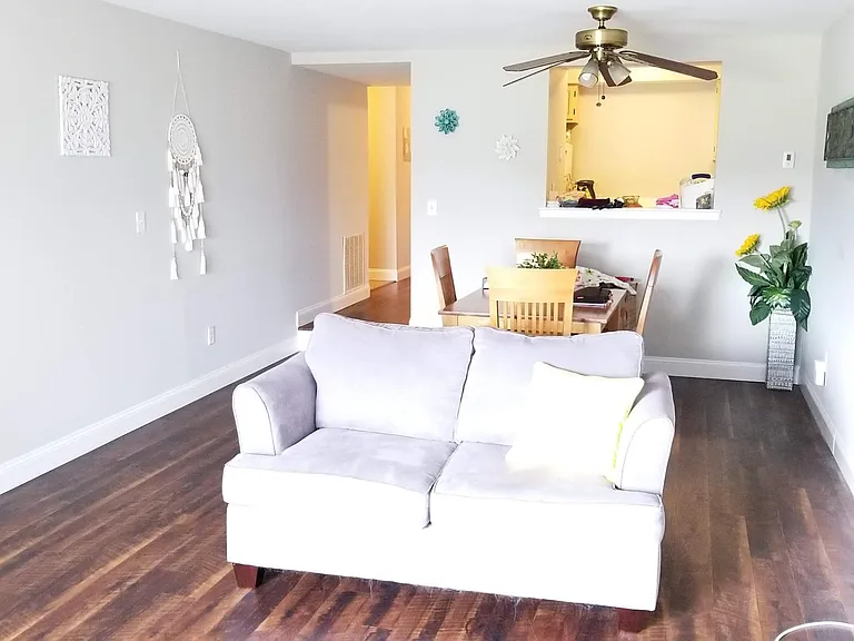 703 Jesse Way — Photo 4
