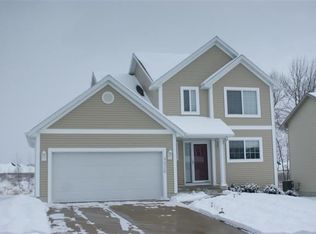 4826 Luke St, Cedar Falls, IA 50613