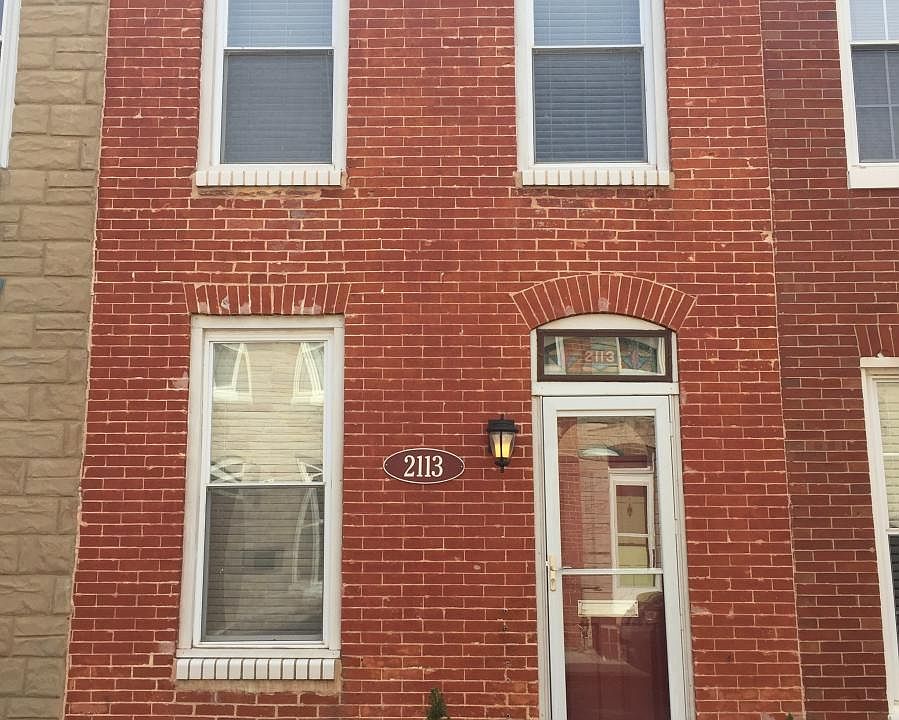 2113 Moyer from street