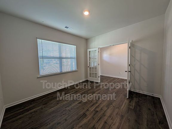 5th image of 2167 Vanderlyn St