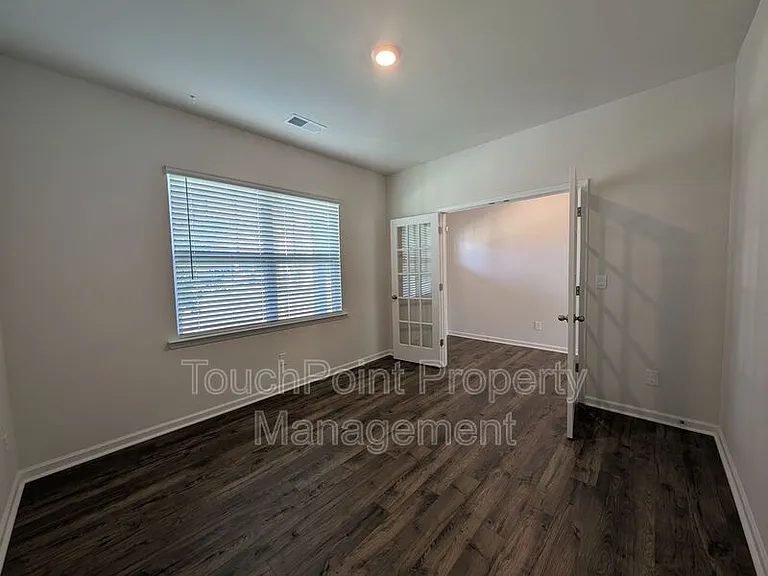 2167 Vanderlyn St — Photo 5