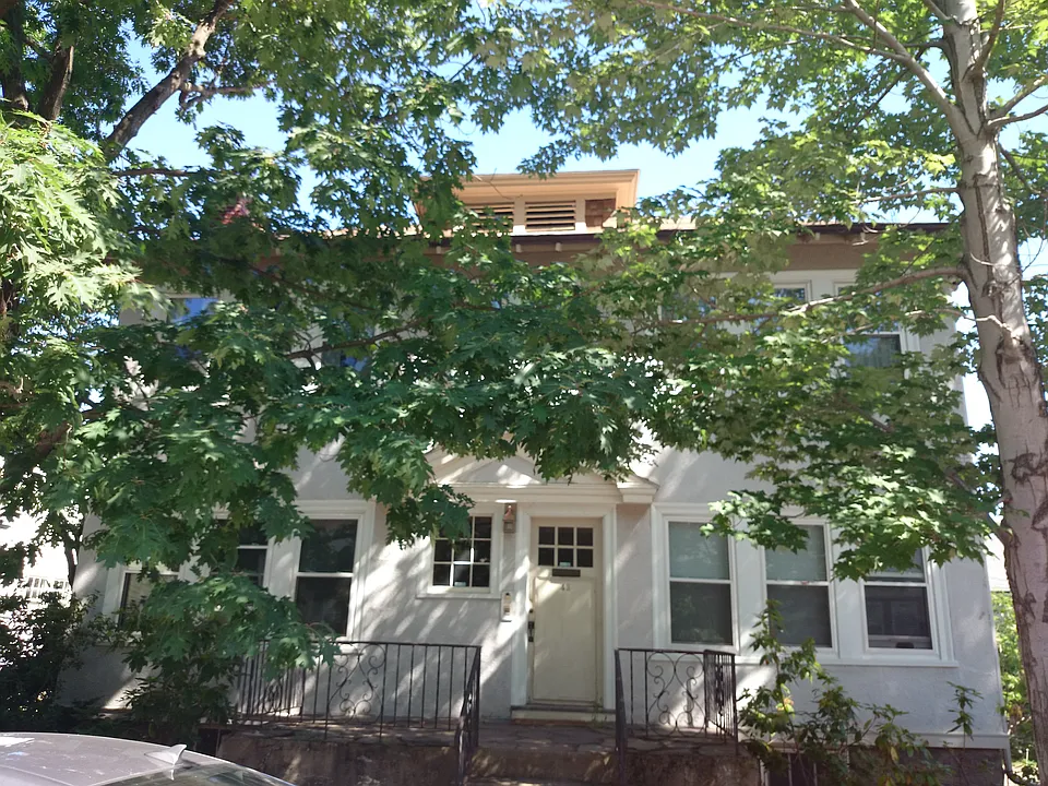 Building Photo 3