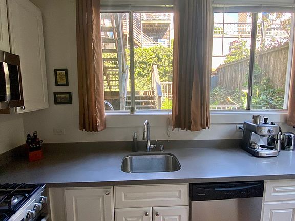 5th image of 1936 Bush St #2