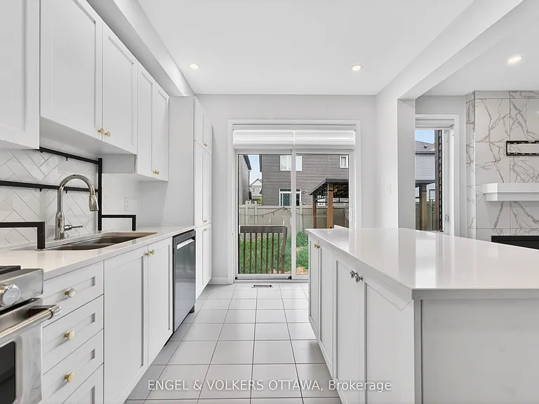 87 Coco Pl — Photo 15