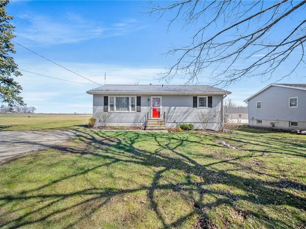 408 SE 2nd St, Melcher, IA 50163