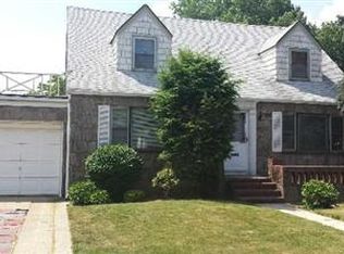 95 Wellington Rd, Elmont, NY 11003