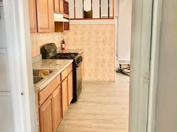 24 W Maltbie Ave, Suffern, NY