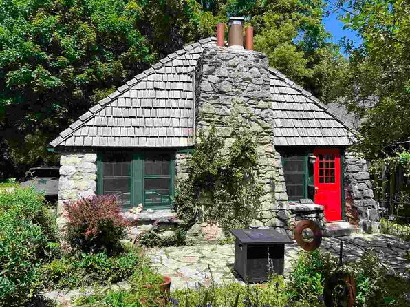 1322 Muscatine Ave, Iowa City, IA 52240