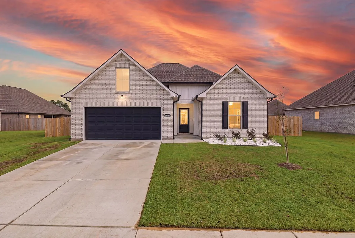3 bed, 2.0 bath, 1710 sqft, $2,175 — Photo 1