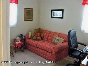 4th image of 3811 Beaver Dr
