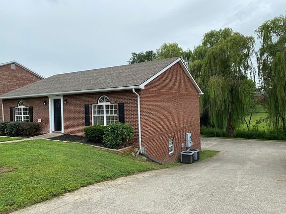 3rd image of 411 Sara Leigh Dr #1