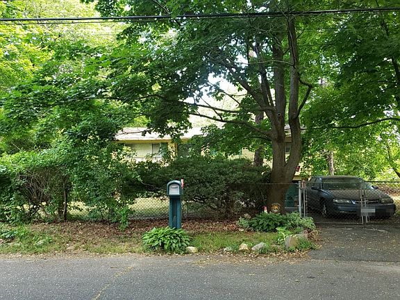 4th image of 71 Bushwick Ave