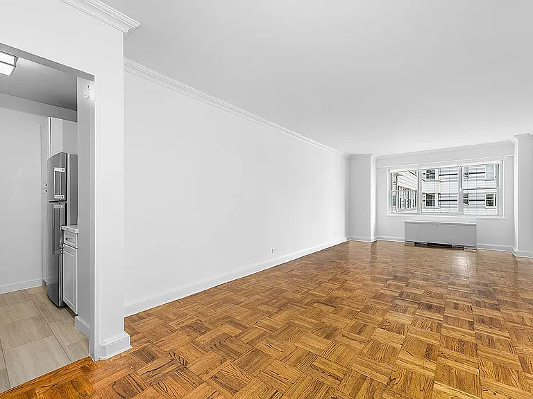 215 E 68th St #7R — Photo 4