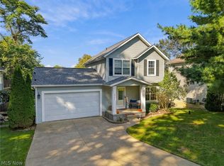 3704 N Viona Dr, Akron, OH 44319
