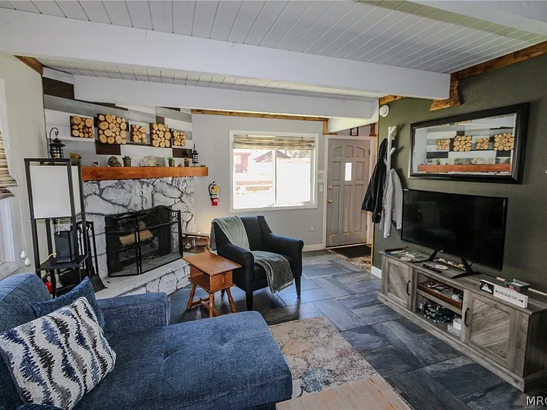 913 W Aeroplane Blvd — Photo 4
