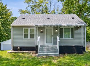 2453 Walnut Rd, Auburn Hills, MI 48326