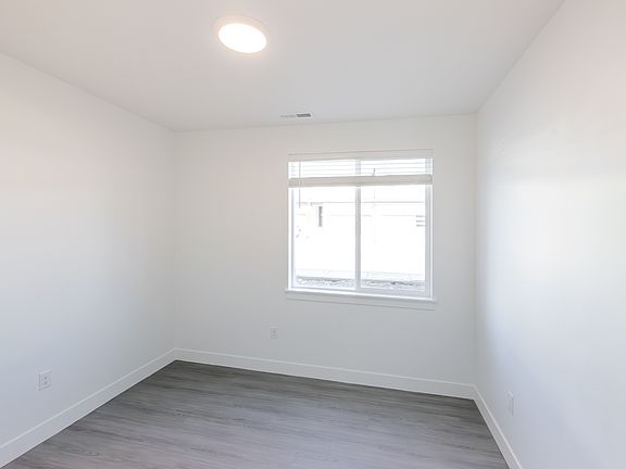 5th image of 4668 S Olive Ave #T101