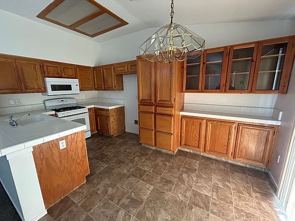 4th image of 5345 W Sunnyside Ct