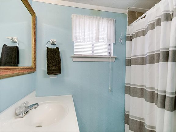 2nd image of 1217 Lake Shore Dr