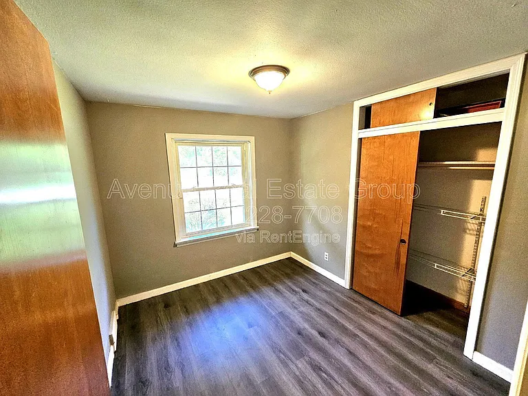 1130 Forest Home Dr — Photo 7