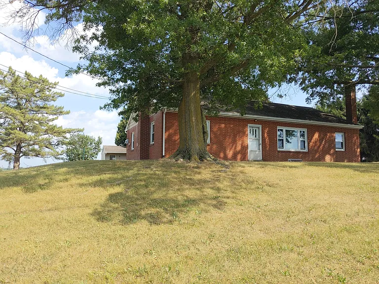 903 Breneman Rd — Photo 14