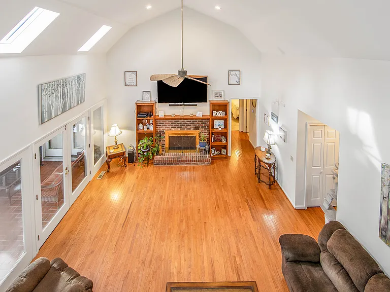 28900 Deercroft Dr — Photo 16