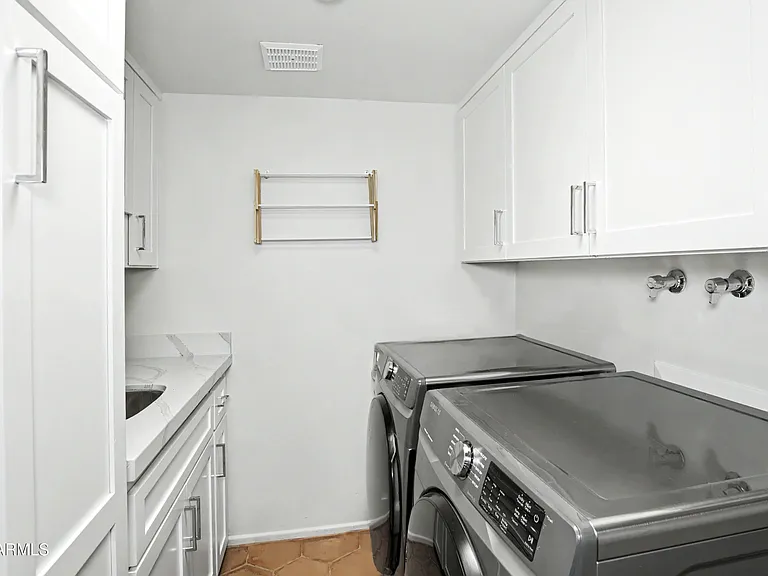 1049 N Boulder Dr — Photo 37
