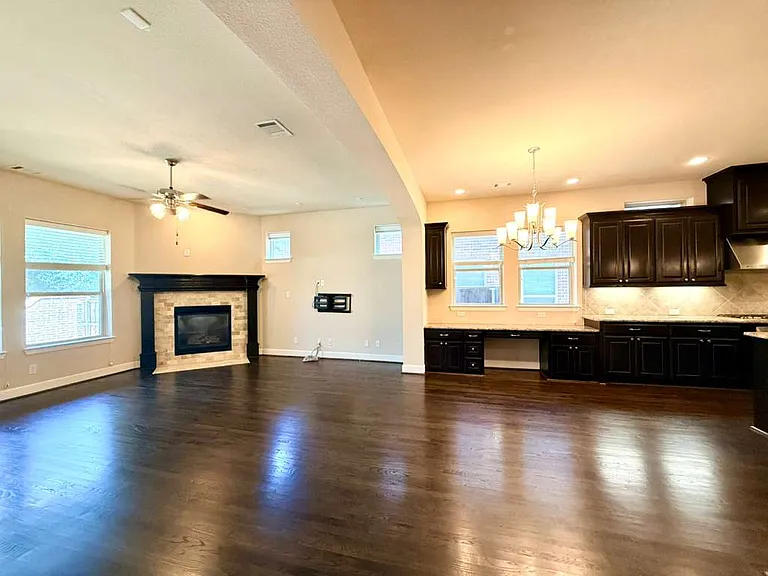 6704 Castillo St — Photo 14