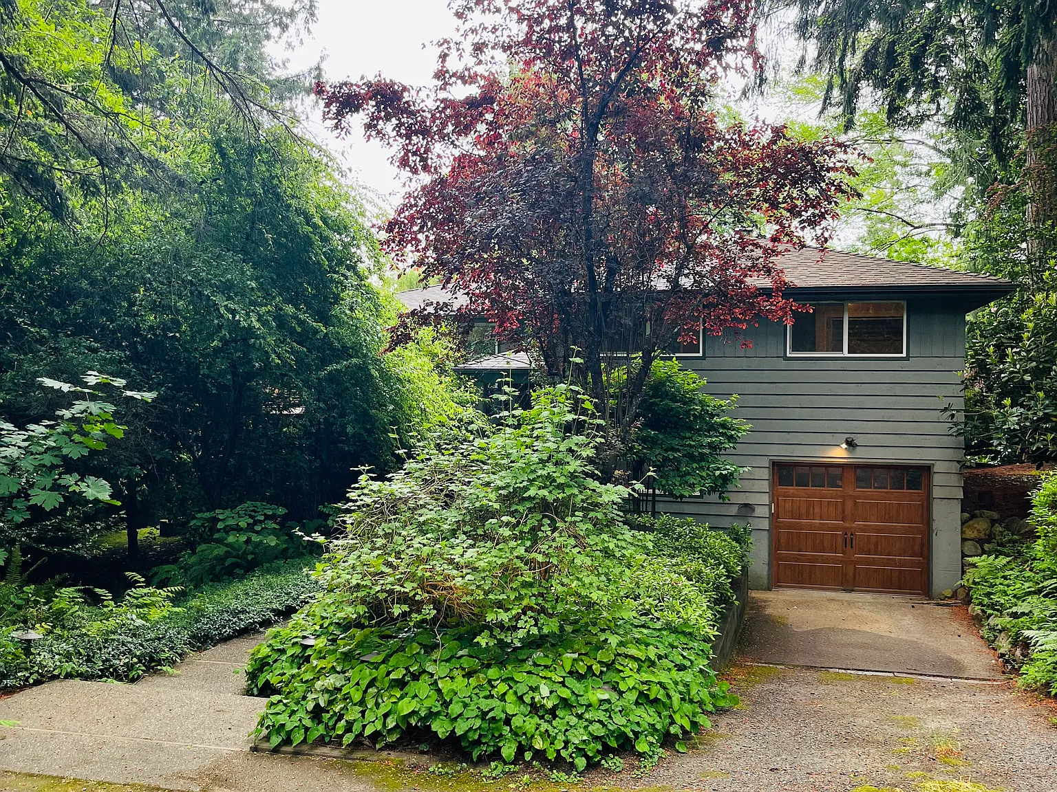 3 bed, 2604 sqft, $4,100 — Photo 2