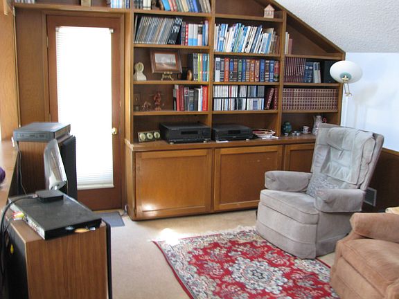 loft (Media/office/library)