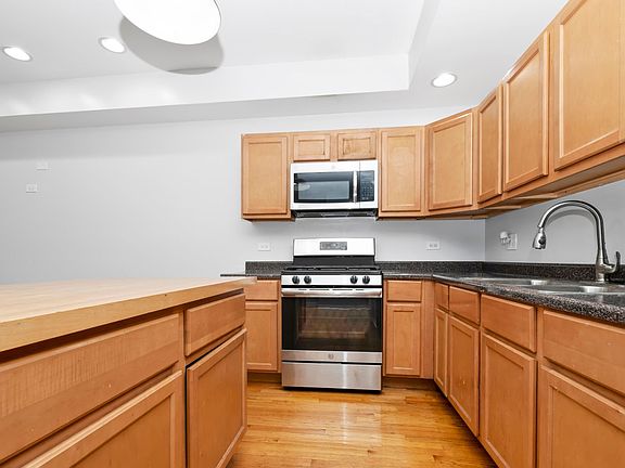 2nd image of 6631-6633 S Woodlawn Ave #6631-1N