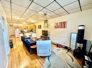 488 Commercial St #1F, Boston, MA 02109