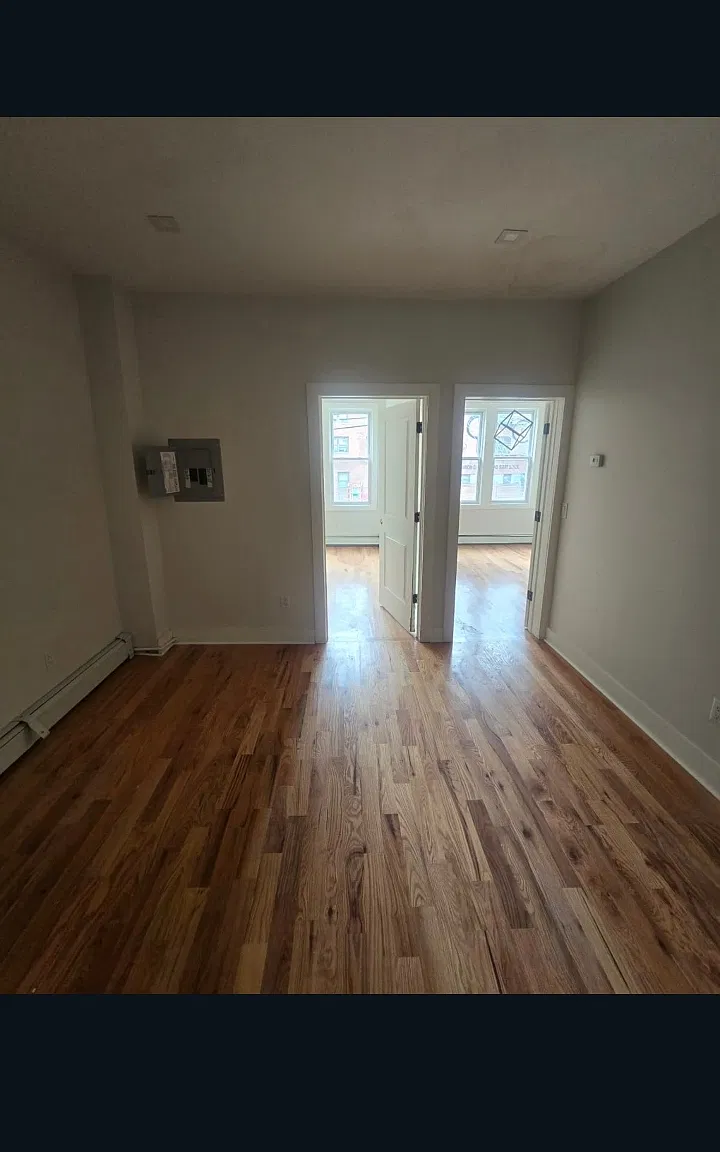 3 bed, $2,400 — Photo 3