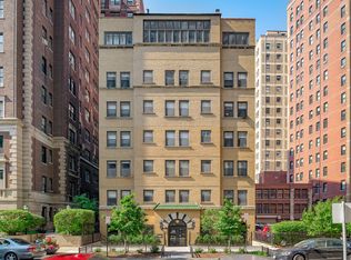 420 W. Melrose St., Chicago, IL 60657