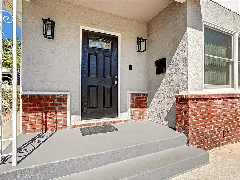 6851 Forbes Ave — Photo 3