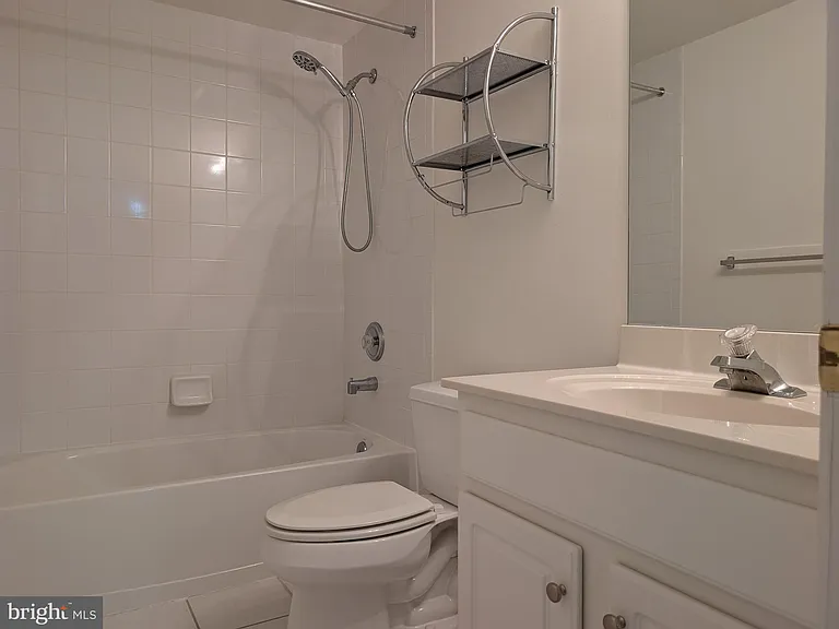 8 Trewbridge Ct — Photo 18