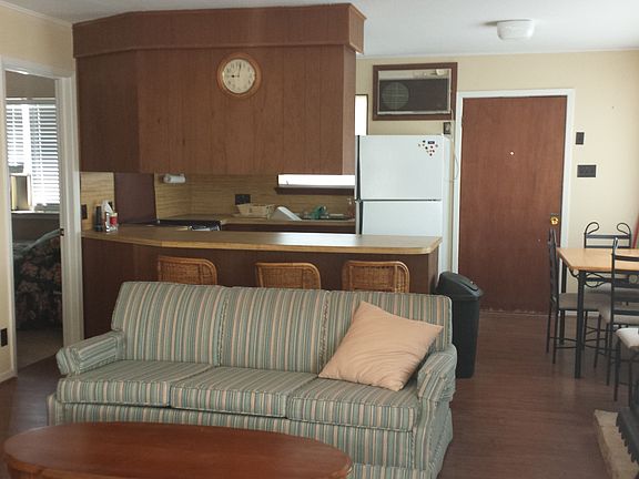 2nd image of 305 S Shore Dr
