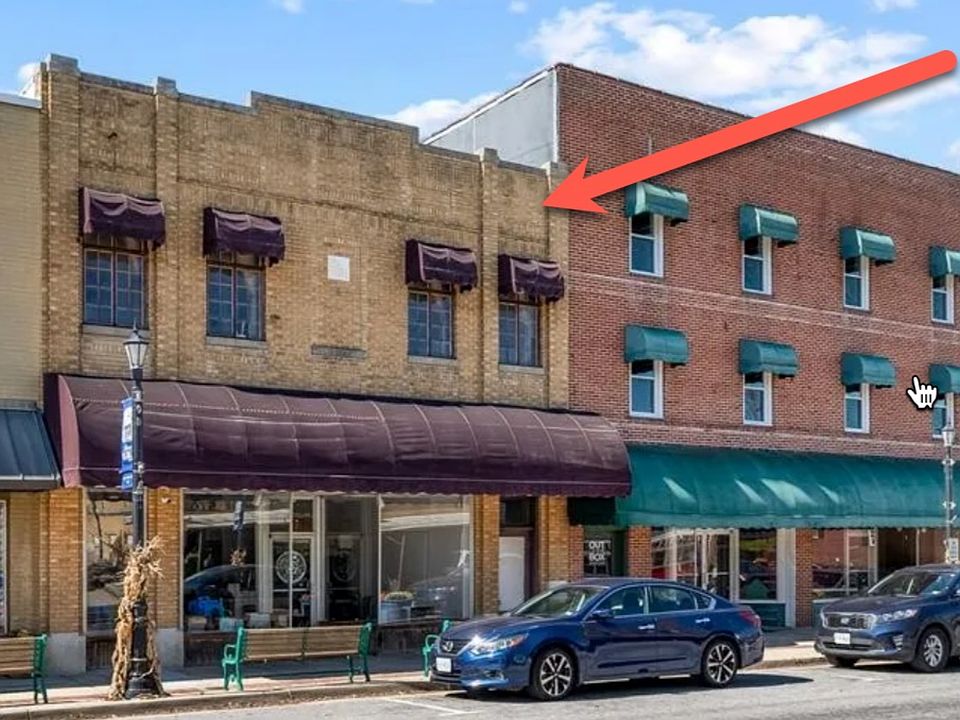 1st image of 516 N Main St