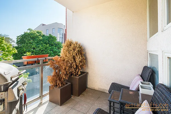 Sold by aptsandlofts.com | media 17