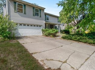 2005 Worthington Dr, Valparaiso, IN 46383