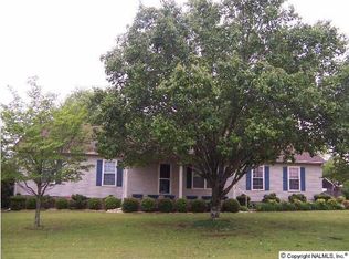 107 Meadowood Ln, Albertville, AL 35950