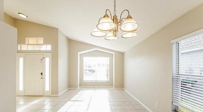 1st image of 767 Lakeview Ct
