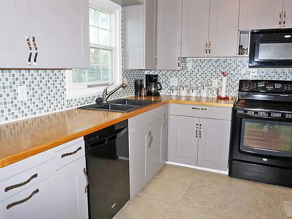 4th image of 1311 Lincoln Ave