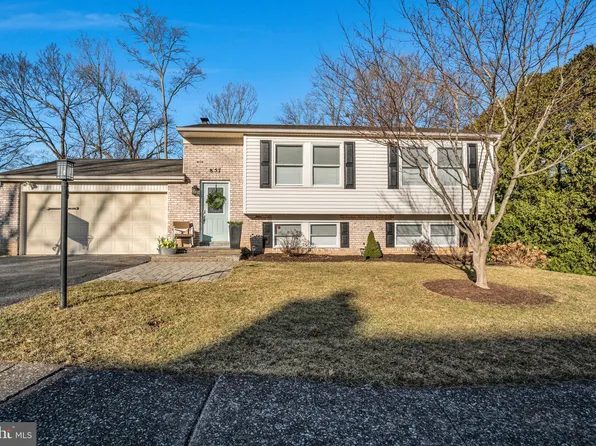 857 Mandy Ln, Camp Hill, PA 17011