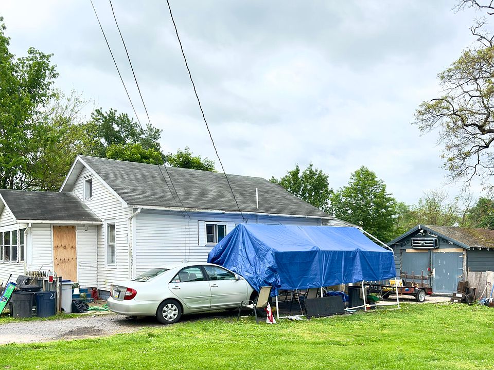 1st image of 285 Youngs Ave